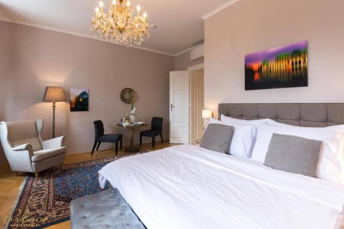 II/21 Studio Apartment | Langsir/tirai gelap terus, seterika/papan seterika, Wi-fi percuma 