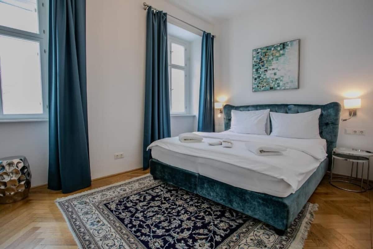 I/30a Studio Apartment | Langsir/tirai gelap terus, seterika/papan seterika, Wi-fi percuma 