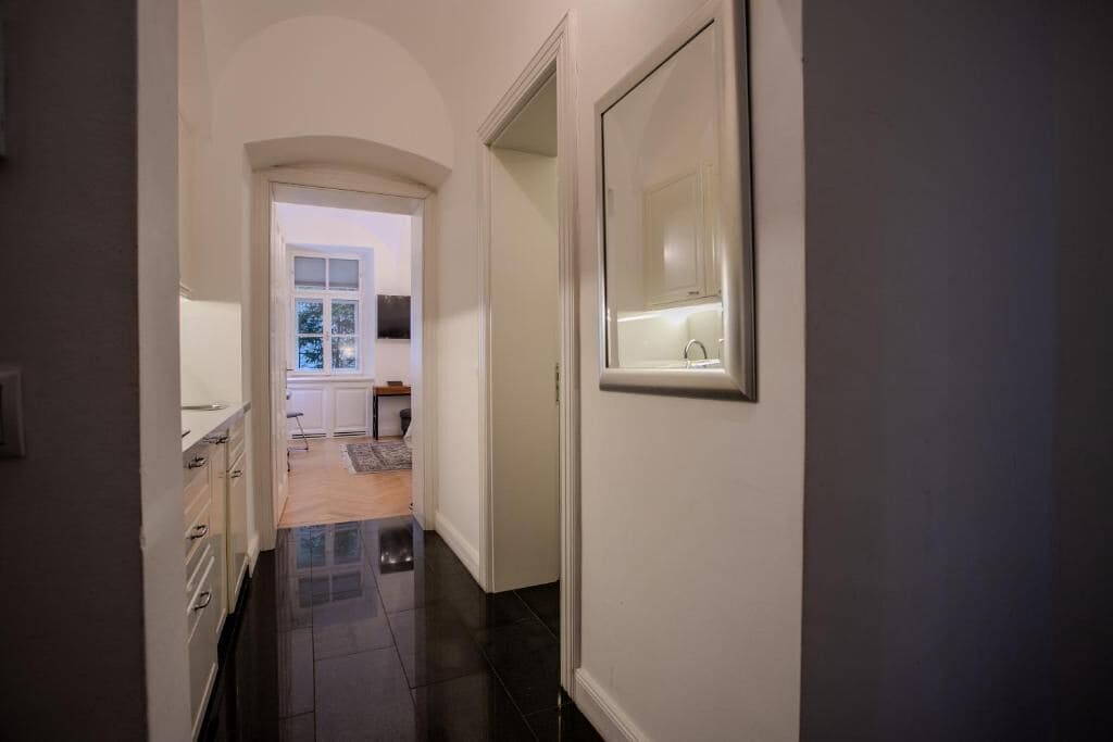 Deluxe Studio, Garden View | Interior