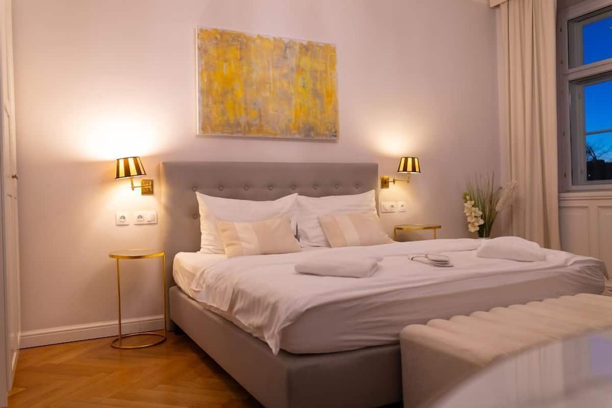 II/30 Studio Apartment | Langsir/tirai gelap terus, seterika/papan seterika, Wi-fi percuma 