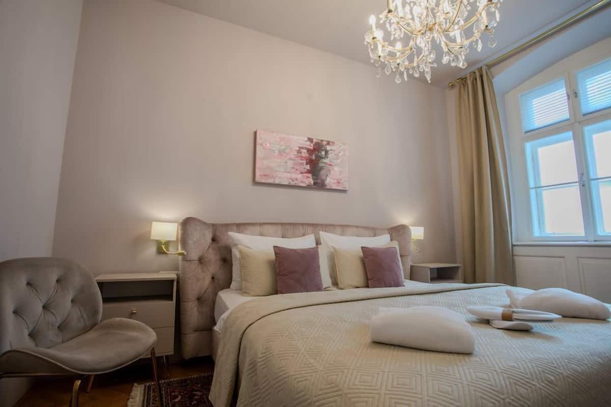 III/23 Studio Apartment | Langsir/tirai gelap terus, seterika/papan seterika, Wi-fi percuma 