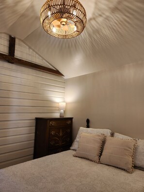 1 bedroom, desk, free WiFi, bed sheets - Charming 1-bedroom cottage with AC in historic Brunswick (Brunswick)