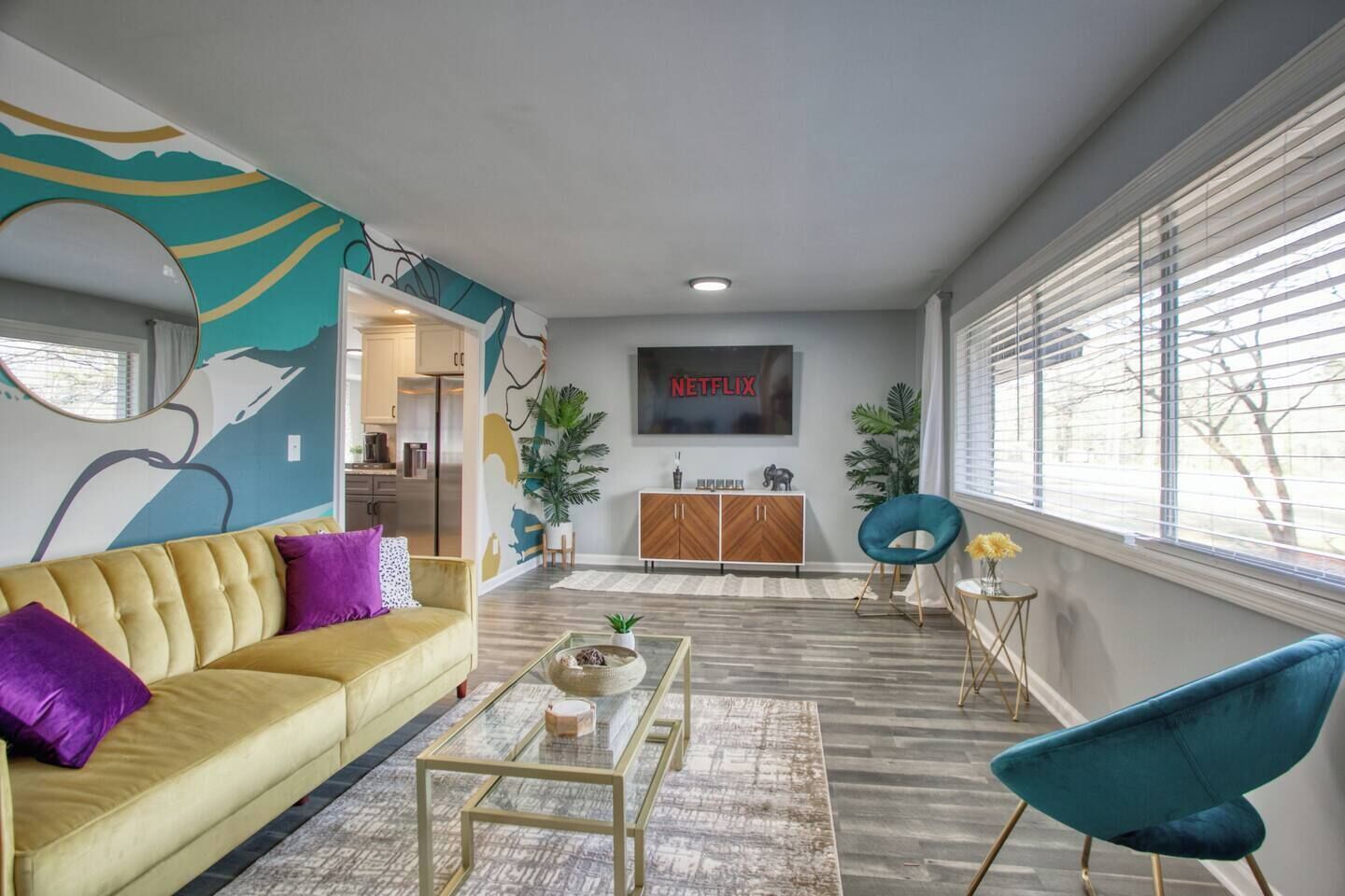 Smart TV, fireplace, offices, computer monitors