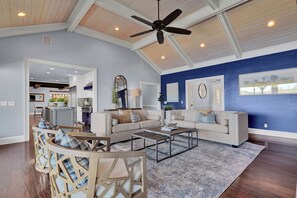 Smart TV, fireplace, offices, computer monitors