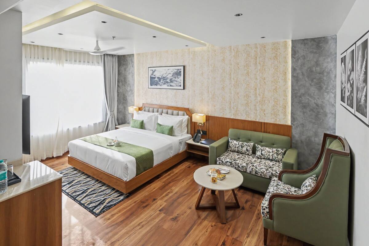 ห้องพรีเมียม, วิวเมือง | โต๊ะทำงาน, พื้นที่ทำงานแบบใช้แล็ปท็อป, ห้องเก็บเสียง, เตารีด/โต๊ะรีดผ้า