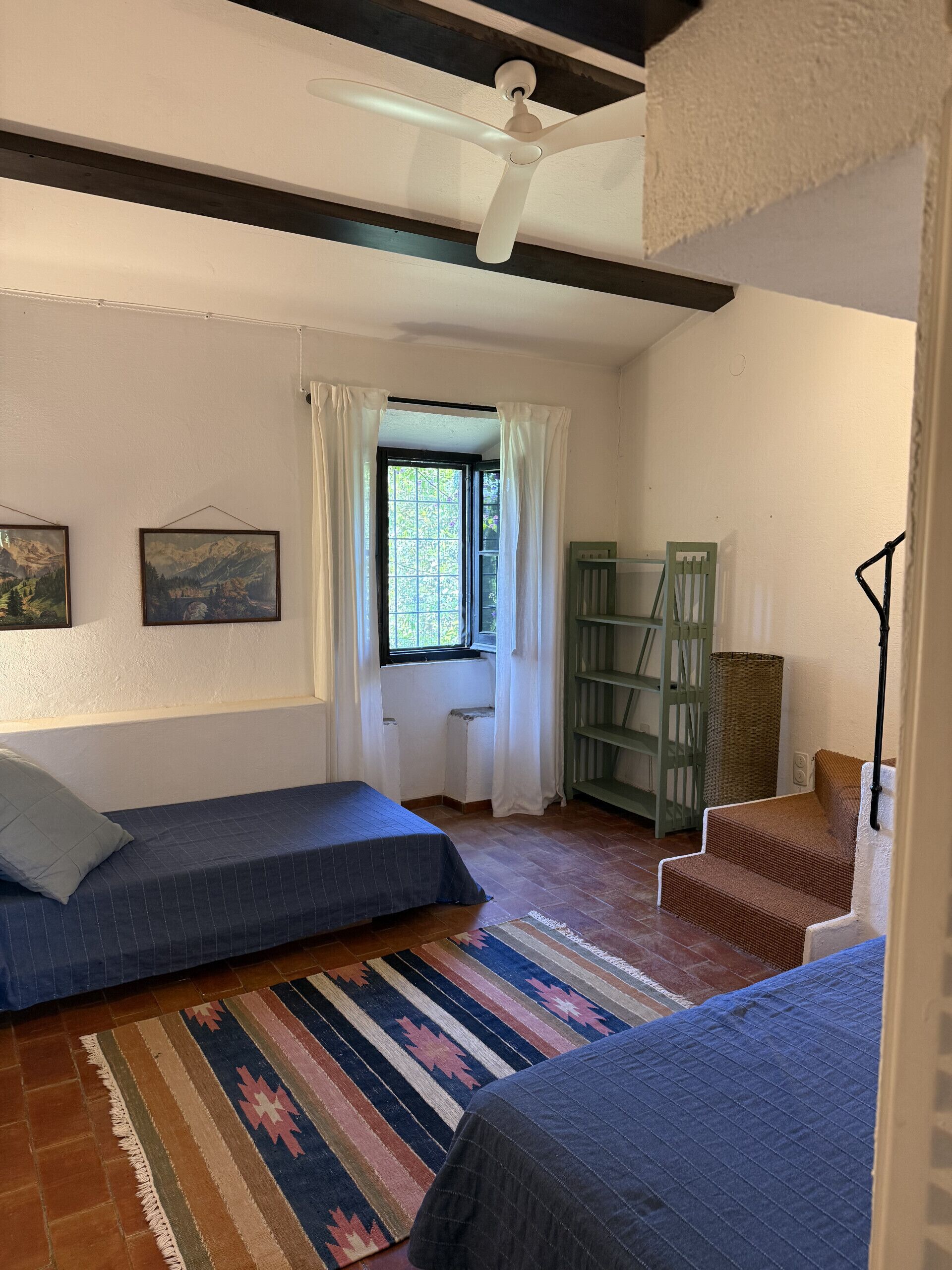 4 bedrooms, iron/ironing board, WiFi (free)