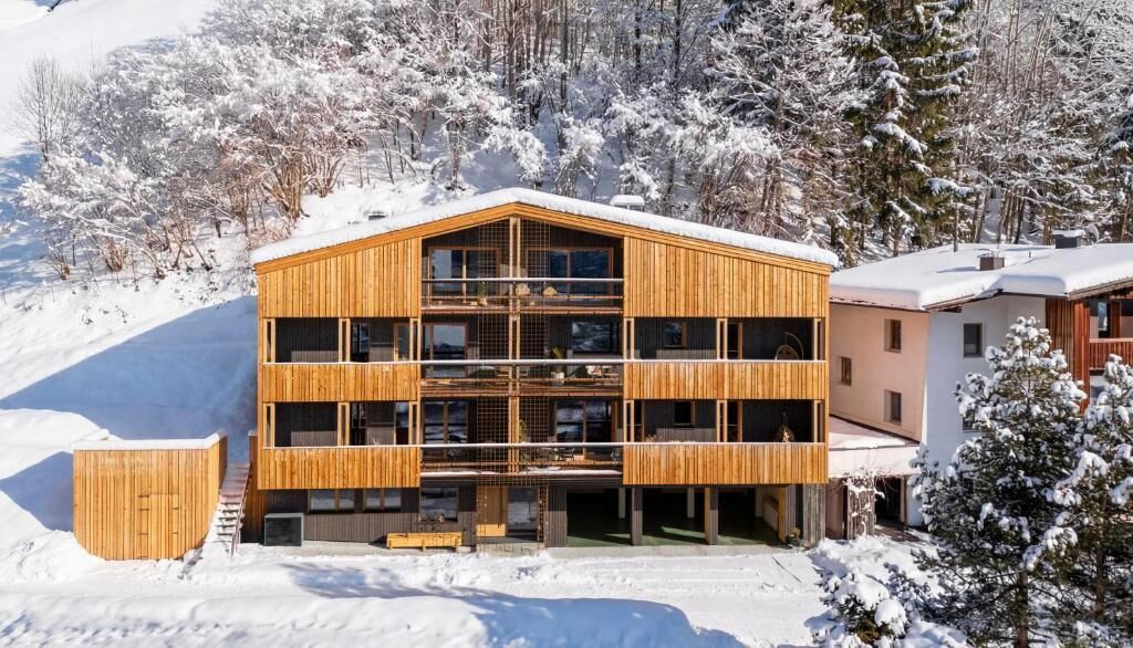 Apartamento design, sacada, vista para a montanha | Fachada
