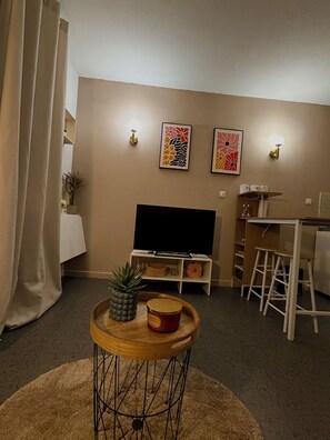 Interior - CosyWellington-Studio near Arras station and center (Achicourt)