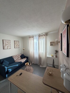 TV - CosyWellington-Studio near Arras station and center (Achicourt)