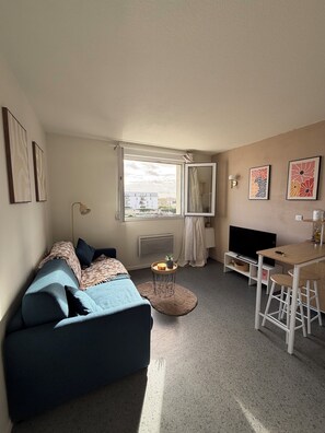 TV - CosyWellington-Studio near Arras station and center (Achicourt)