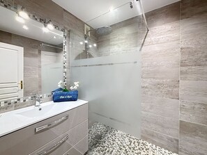 Bathroom - Le Grand Parc by Interhome (Saint Aygulf)