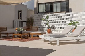 Terrace/patio - Stylish 4BR Top Floor w Private Rooftop Lounge (Athina)