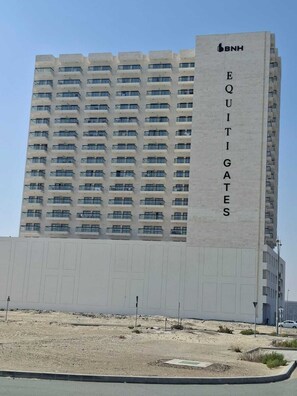 Exterior - Close to Jabel Ali free zone easy access to Dubai and Abu Dhabi (Dubai)