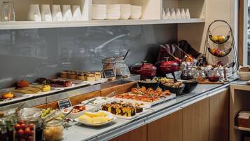 Daily buffet breakfast for a fee