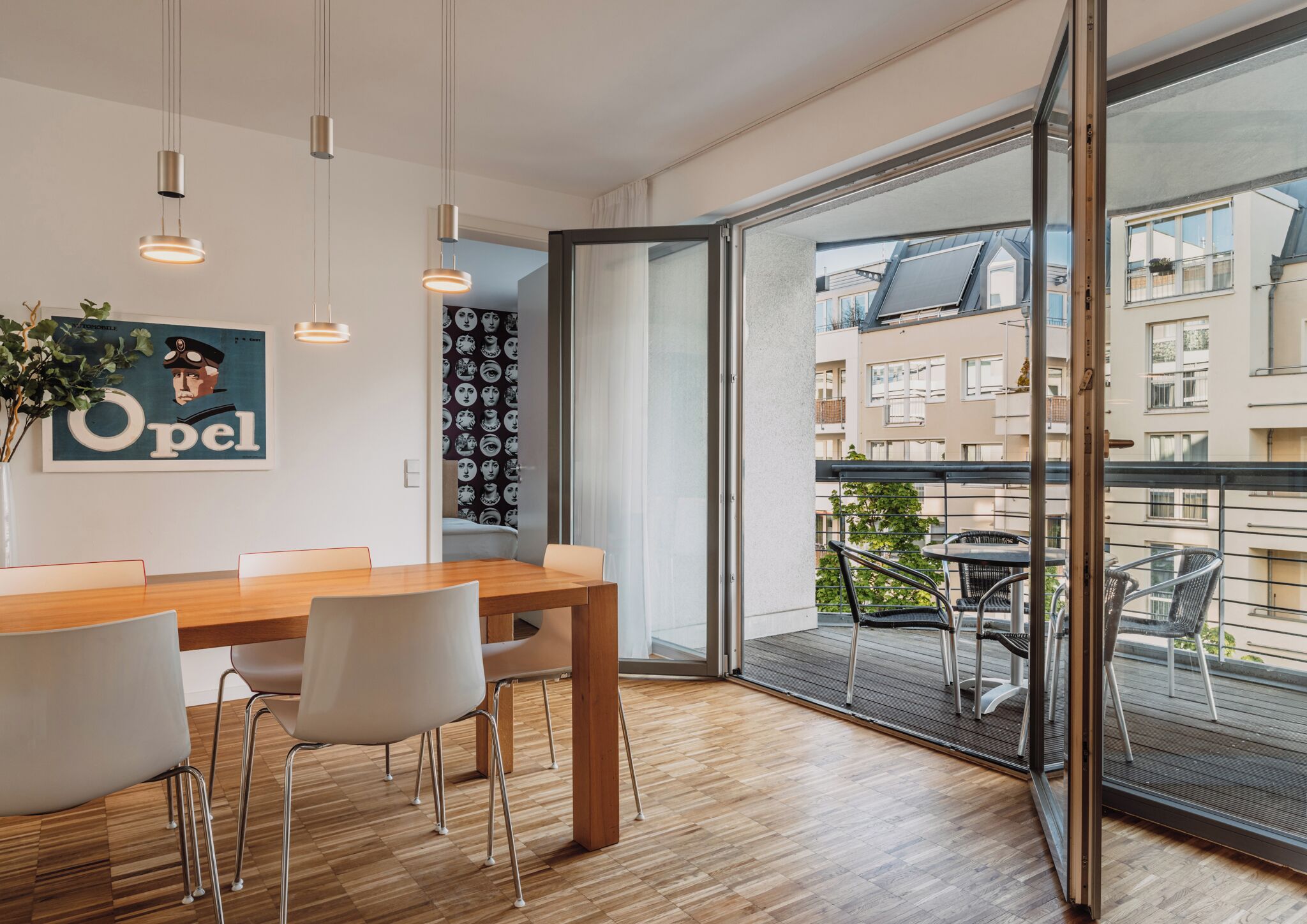 Apartamento Deluxe, balcón | Ropa de cama hipoalergénica, escritorio, sistema de insonorización