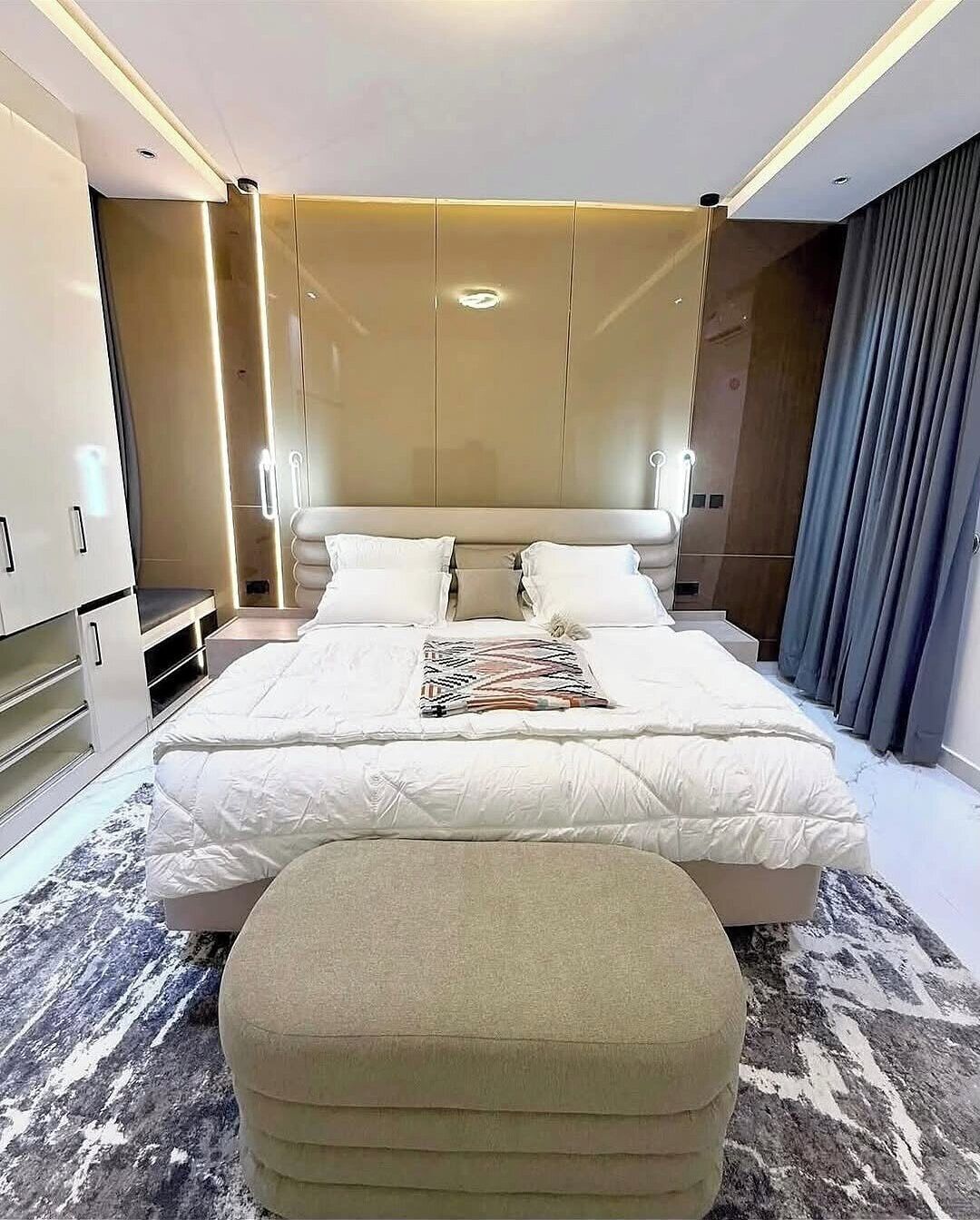 Quarto júnior, sacada, vista para a cidade