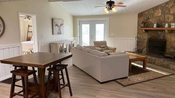 Smart TV, fireplace, video games