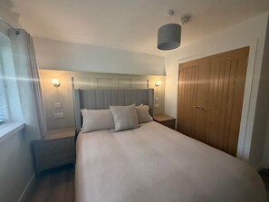3 dormitorios, tabla de planchar con plancha, wifi y ropa de cama