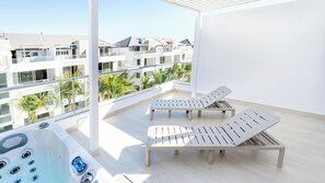 Bain à remous extérieur