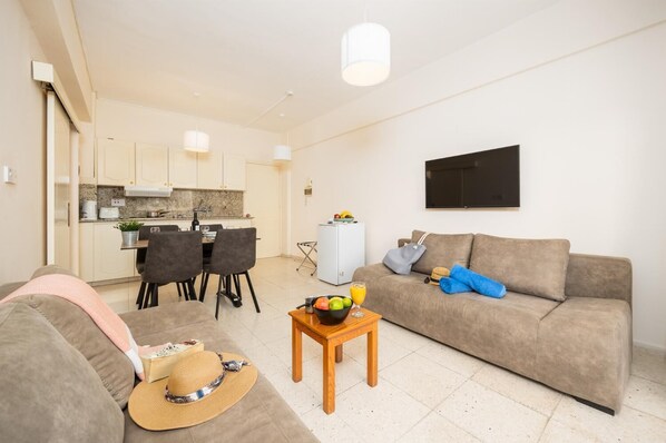 Unclassified image, 1 of 14, button