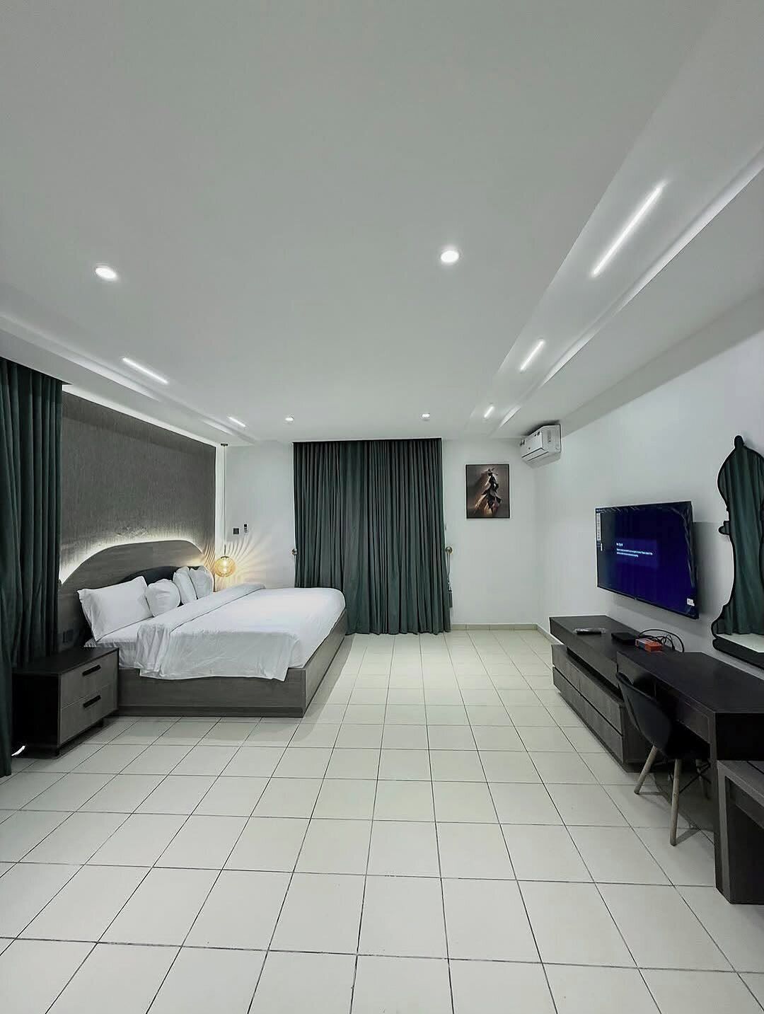 Junior Room, Balcony, City View | Desk, laptop workspace, soundproofing, free WiFi