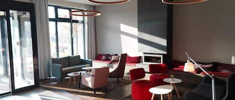 Coin salon dans le hall