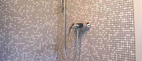 Basic Double Room, Sea View | Bathroom