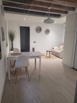 Living area - IAN'S APARTMENT in Tarragona Old Town (Parte Alta)