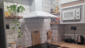 電子レンジ、オーブン、コンロ