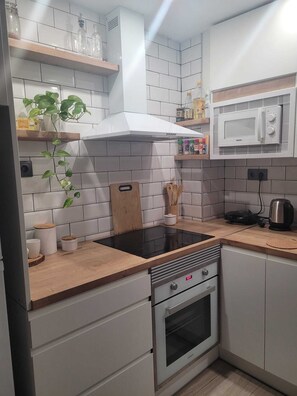 Luokittelematon kuva, 5 kautta 11, painike