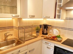 Private kitchen - Modern 1-Bed apartment by La Croisette Large Terrace Private Parking & Air Con (Cannes)