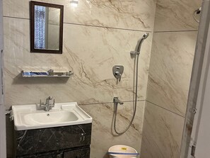 Boblebadekar, bidet, håndklæder, Sæbe