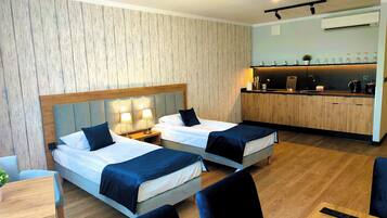 (215) Apartment with 2 Bedrooms | Makan di kamar