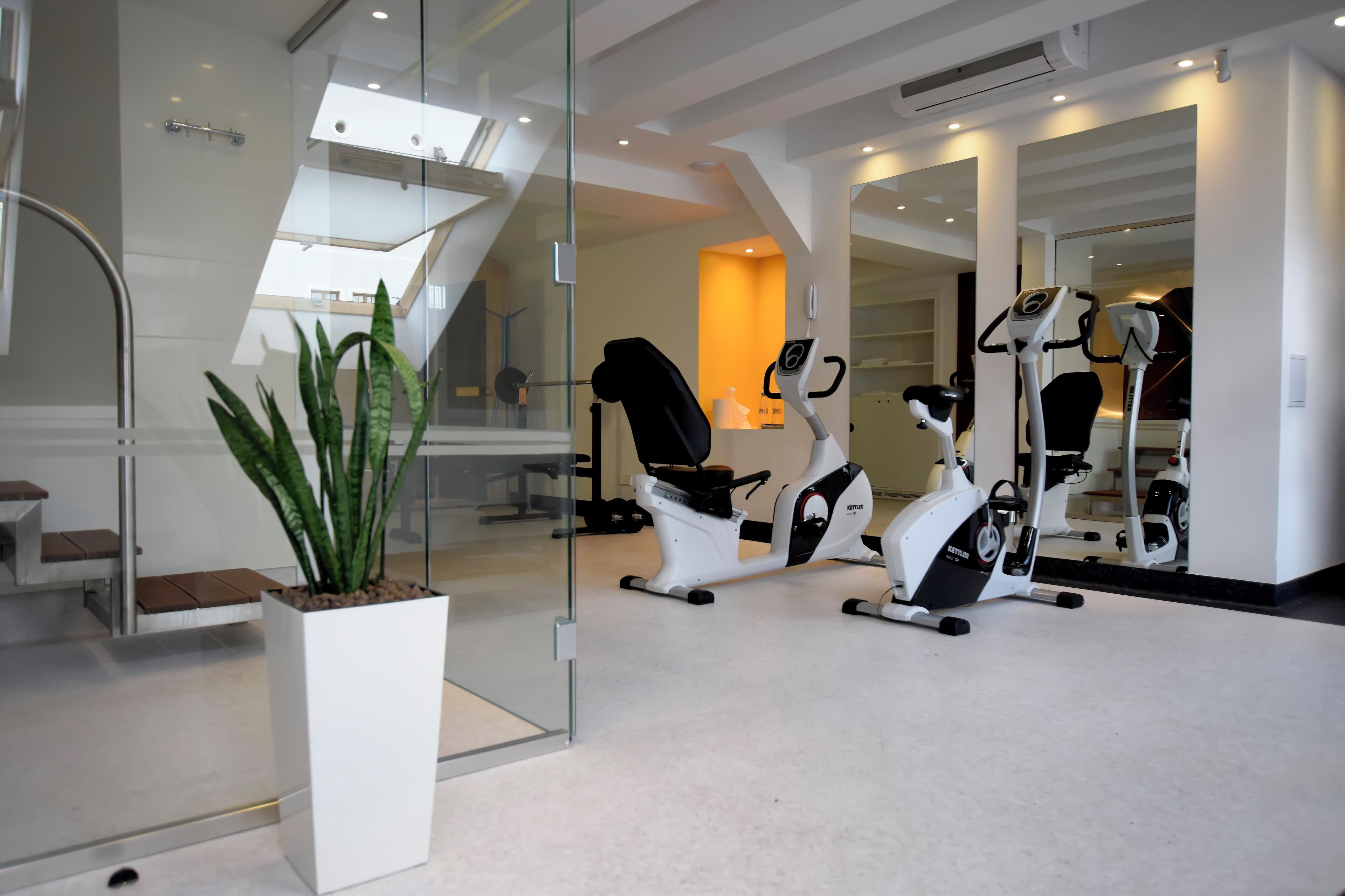 Hot stone massages, massages