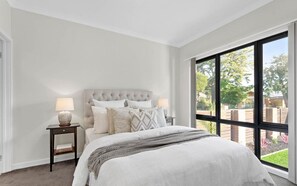 Unclassified image, 3 of 11, button - Modern 3 Bed, 2.5 Bathroom House by the Beach (Seaford)