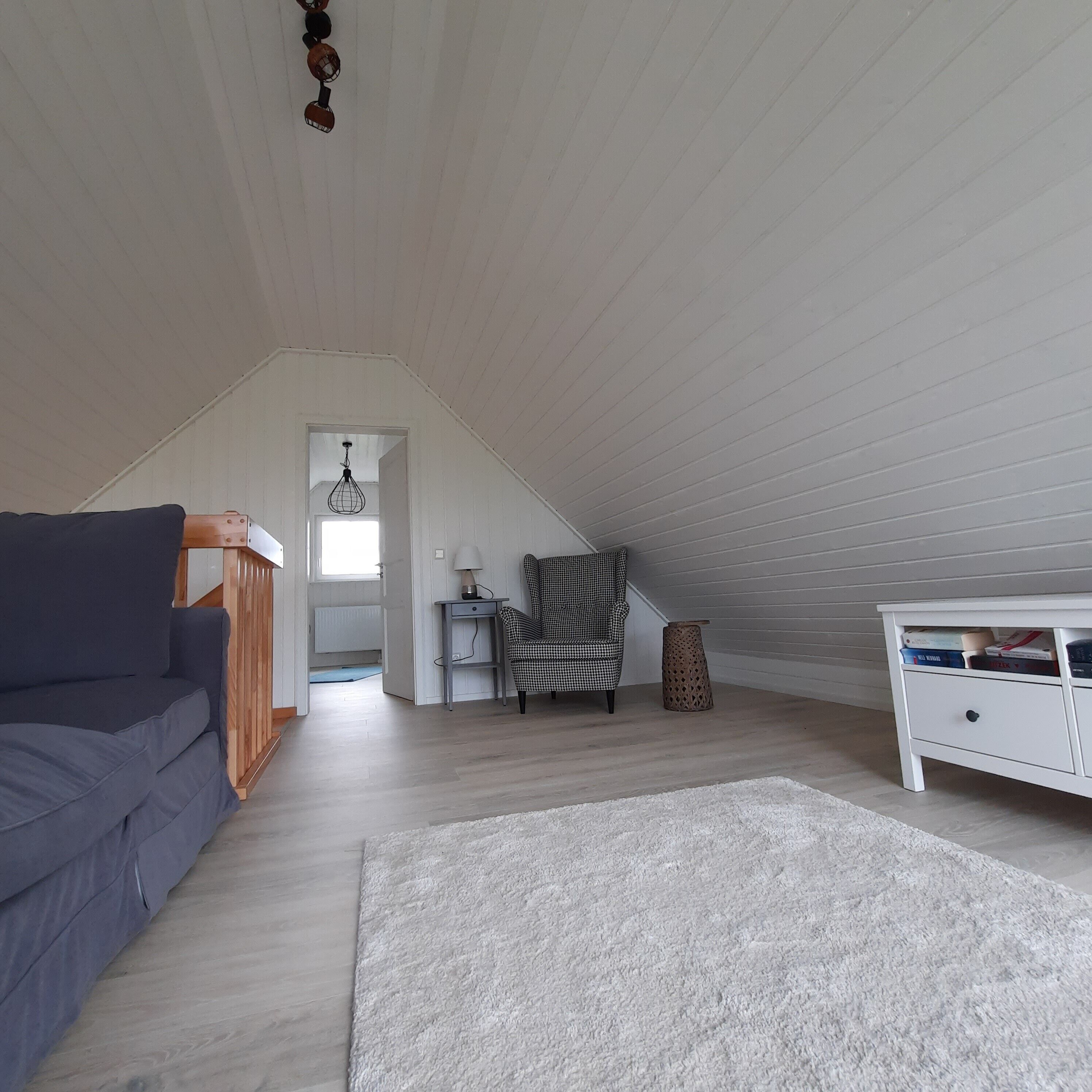 TV, caminetto, impianto stereo