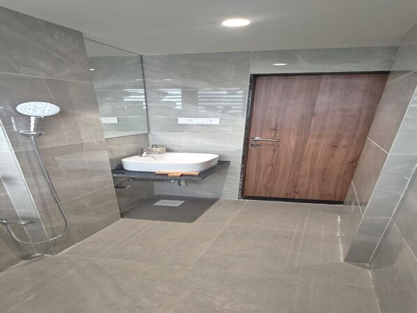 Executive Twin Room | Bathroom | Shower, free toiletries, towels, shampoo - Serenity by monarch (Panvel)
