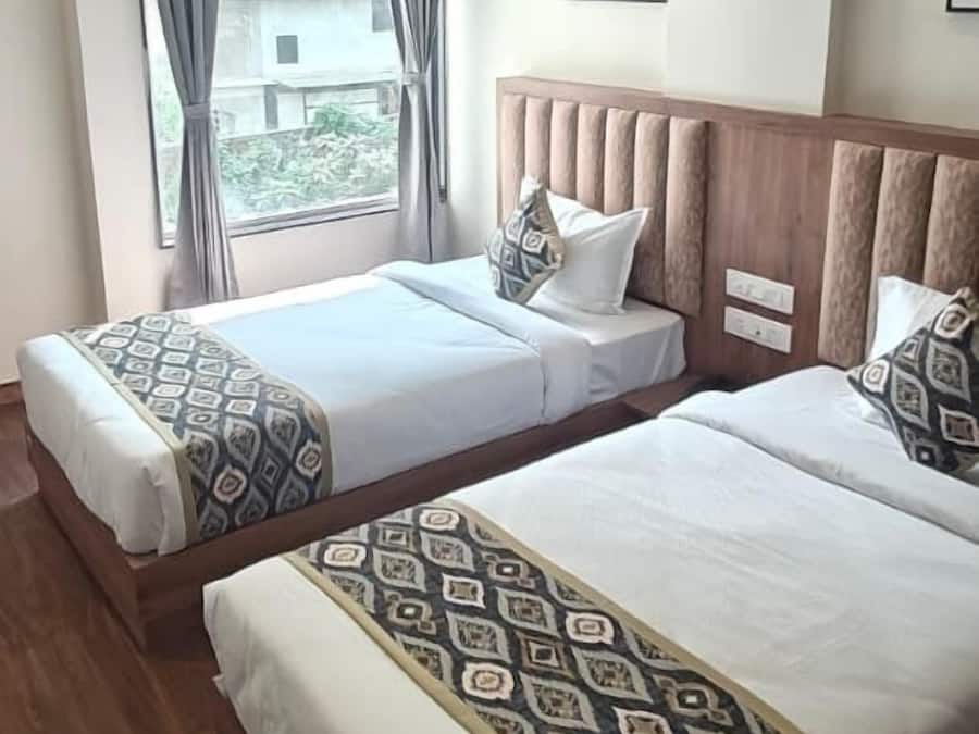 Desk, free WiFi, bed sheets