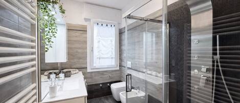 Dusche, Bidet