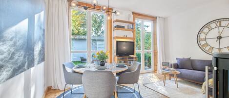 TV, fireplace, books, stereo