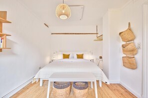 2 bedrooms, desk, free WiFi, bed sheets