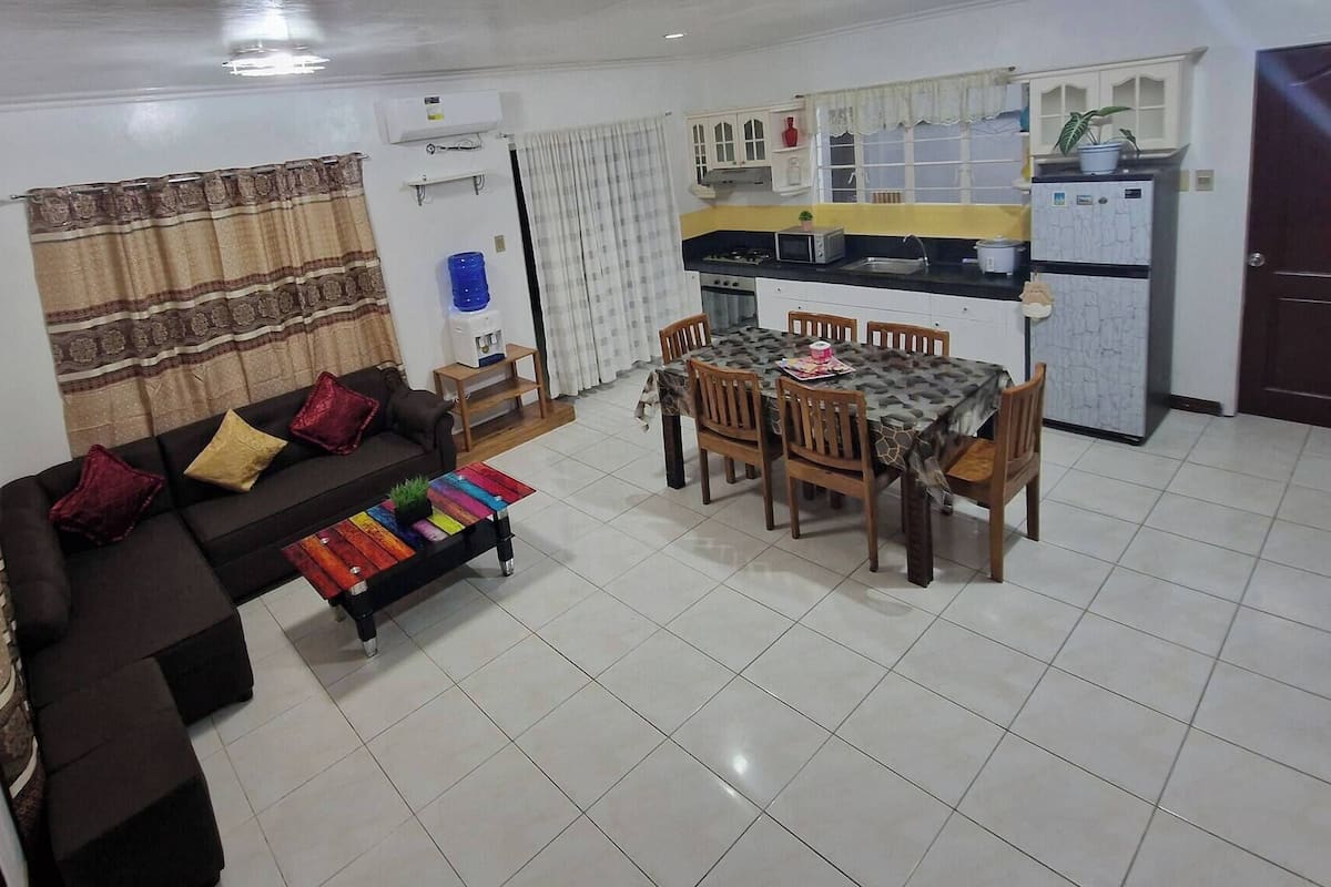House, 3 Bedrooms, Accessible, Balcony | Living room
