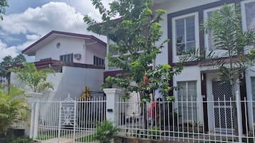 House, 3 Bedrooms, Accessible, Balcony | Exterior