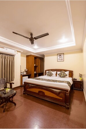 Superior Studio | Desk, free WiFi - Mayur Hotel (Guwahati)