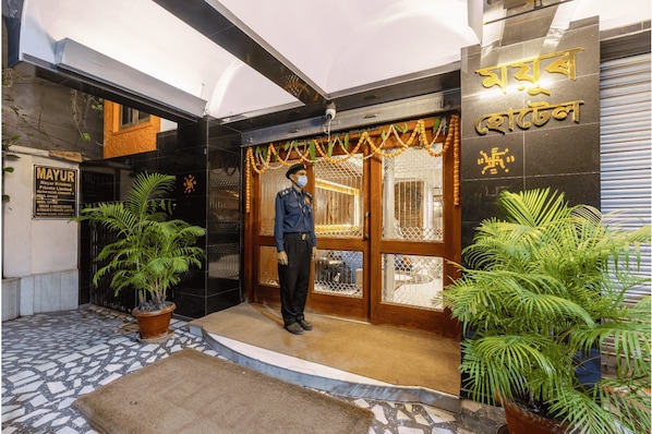 Unclassified image, 1 of 35, button