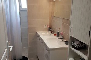 Hair dryer, towels, toilet paper