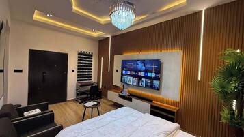 Junior Room, Balcony, City View