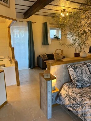 Deluxe Room, Hill View | Interior - L'Anagramme (Cindré)