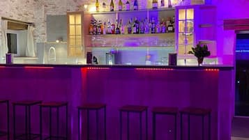 Bar (en el alojamiento)