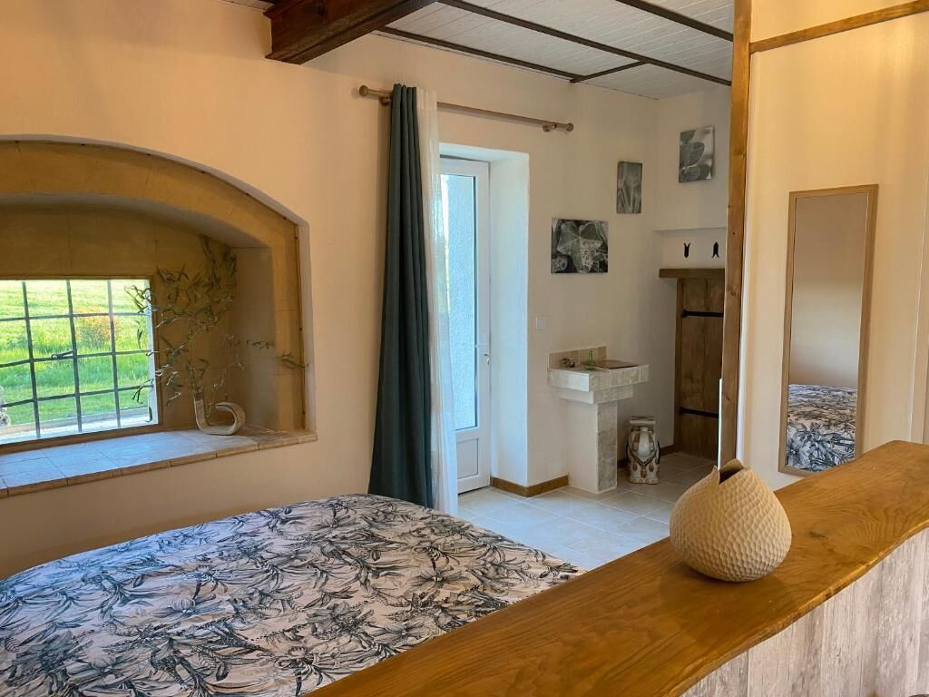 Honeymoon Room, Hill View | Blackout curtains, iron/ironing board, free WiFi, bed sheets